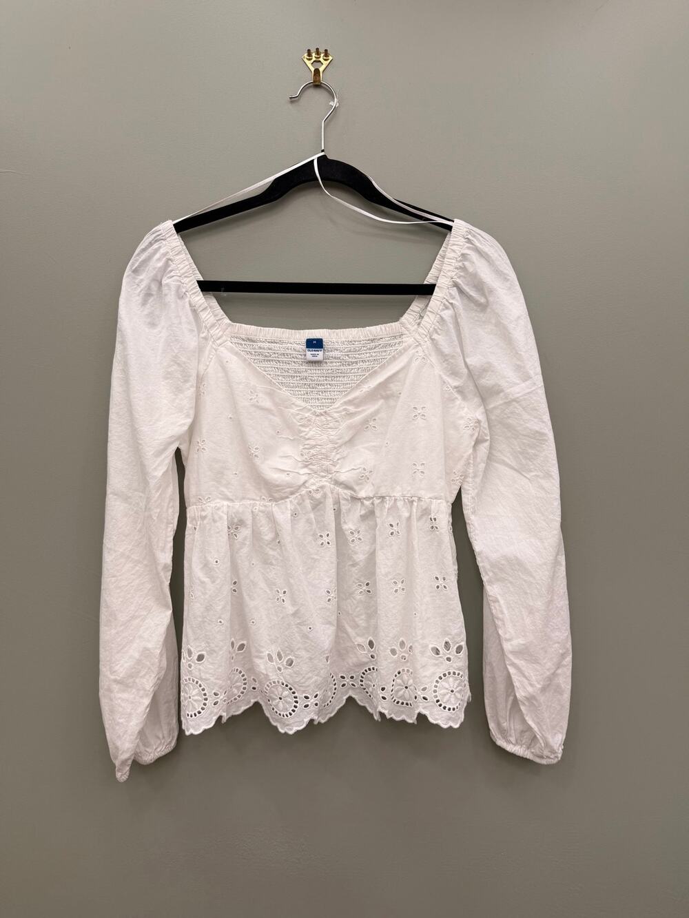 Old Navy White Eyelet Blouse M Smocked Square Neck Cotton Peplum Cottagecore